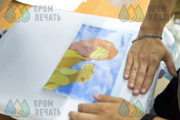 Белые футболки с изображением кадров из мультфильмов