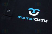 Черные рубашки-поло с логотипом «ФОНТАНСИТИ»