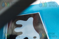 Голубые футболки-поло с логотипом «FERPLAST»