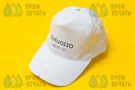 Белые бейсболки с логотипом «Virtuozzo»
