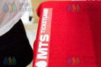 Футболки с надписью «MTS ticketland»