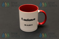 Белая с красным кружка с картинкой «пончик»